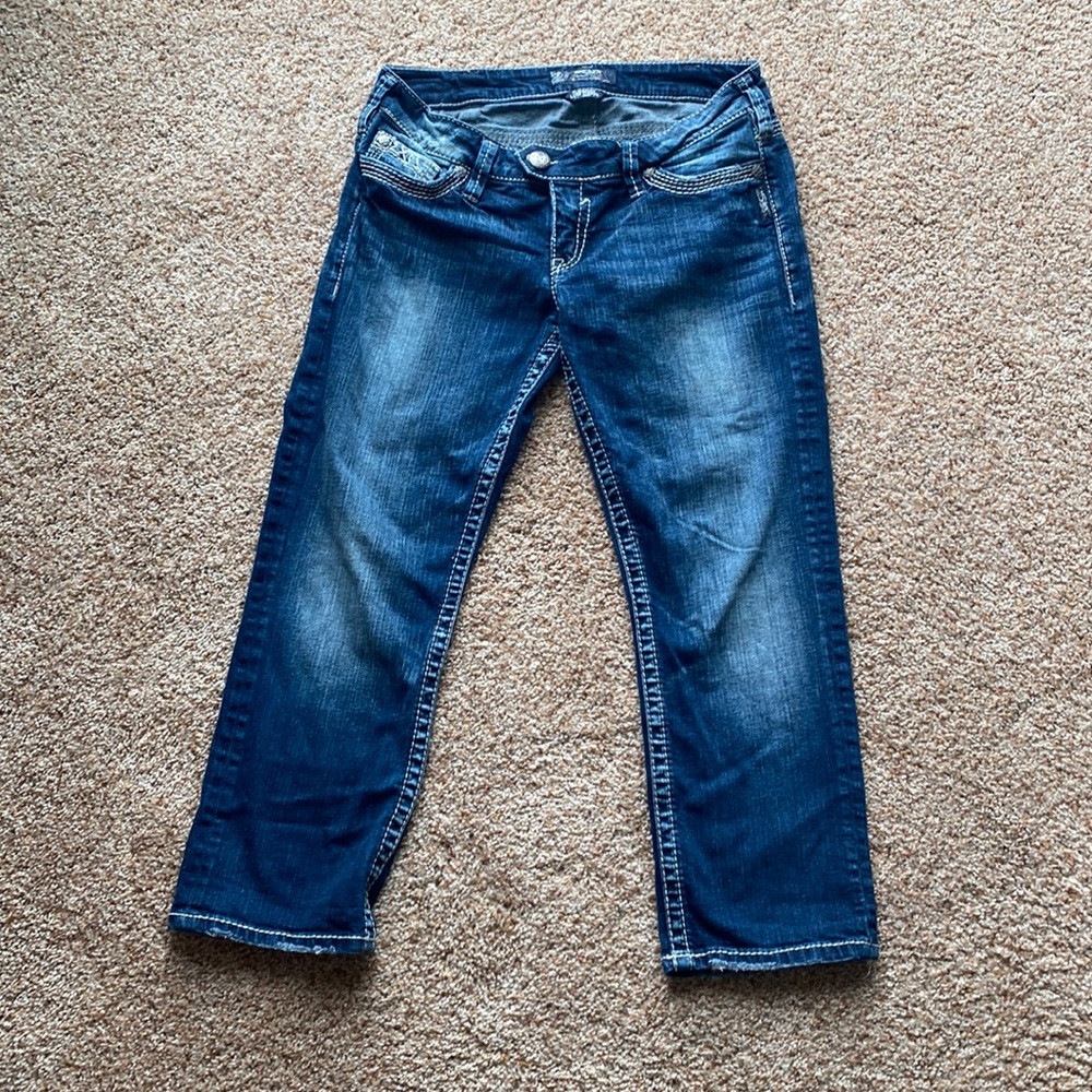Silver Jeans Capris size 31 Tuesday low cut style.
